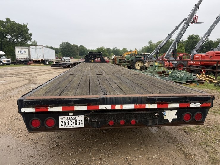 pj-40ft-gooseneck-2012-image-5