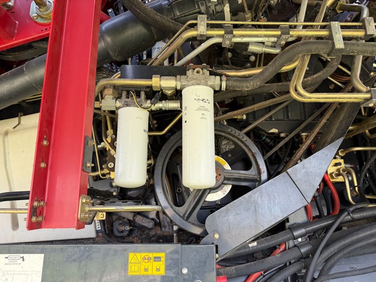 2016-case-ih-8240-image-44