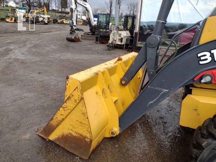 2020-deere-310l-image-16