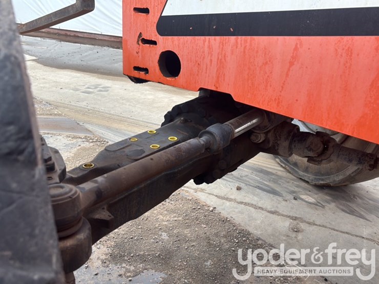 2013-sky-trak-8042-image-21