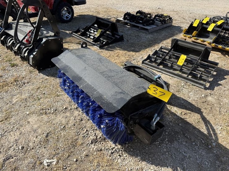 38in-mini-skid-brush-sweeper-image-1