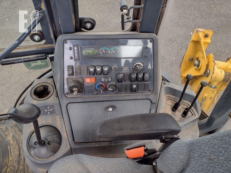 2020-deere-310l-image-7