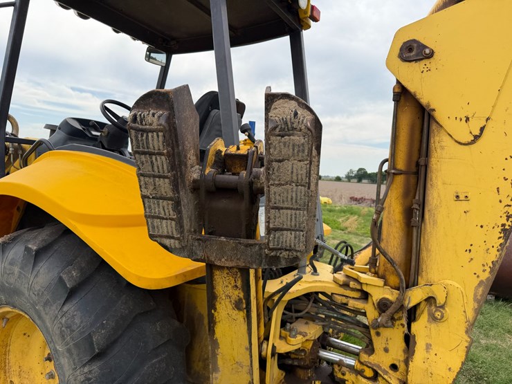 new-holland-lb75b-image-38