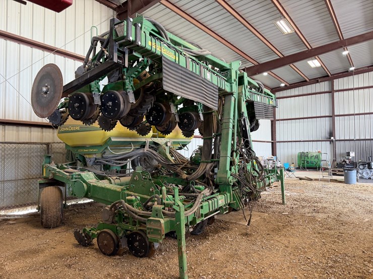 john-deere-1720-image-2