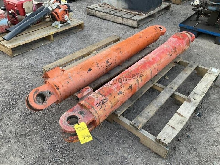 (2)-large-hydraulic-cylinders-image-1