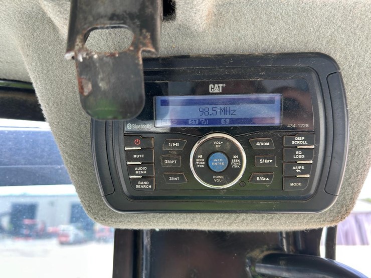 2018-caterpillar-305.5e2-image-27