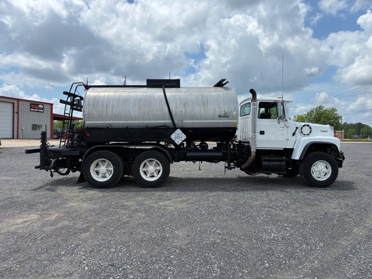 1990-ford-lt9000-image-7