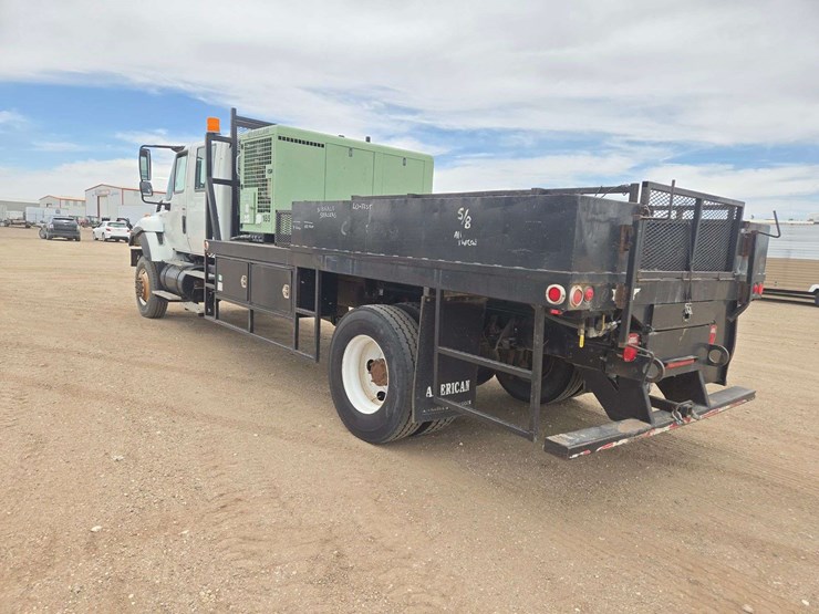 2011-international-7400-image-4