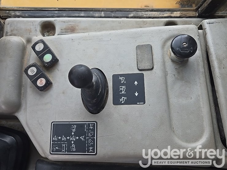 2016-caterpillar-d6n-image-83