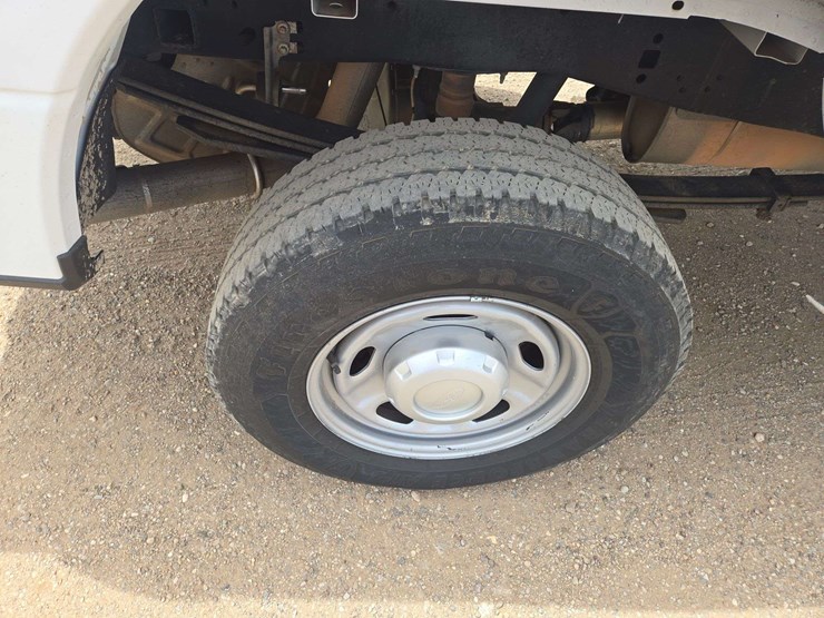 2017-ford-f250-xl-image-4