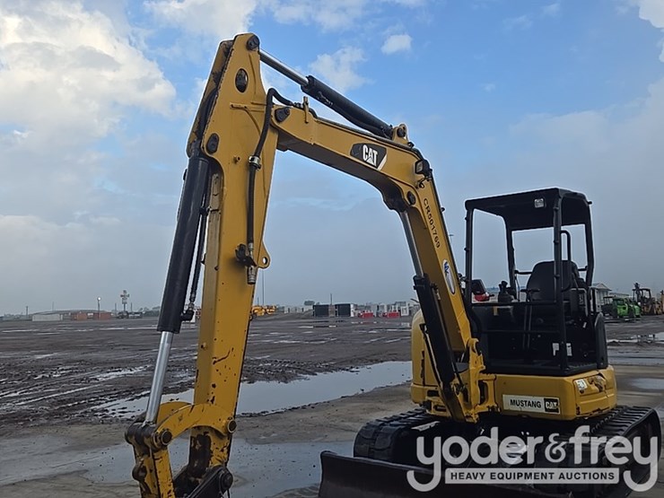 2016-caterpillar-305e2-cr-image-32