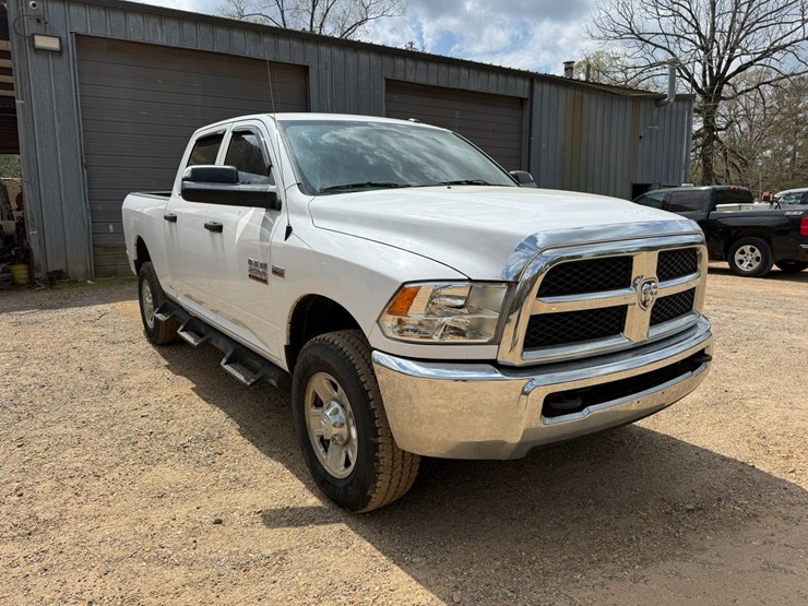 2016-dodge-2500-image-2