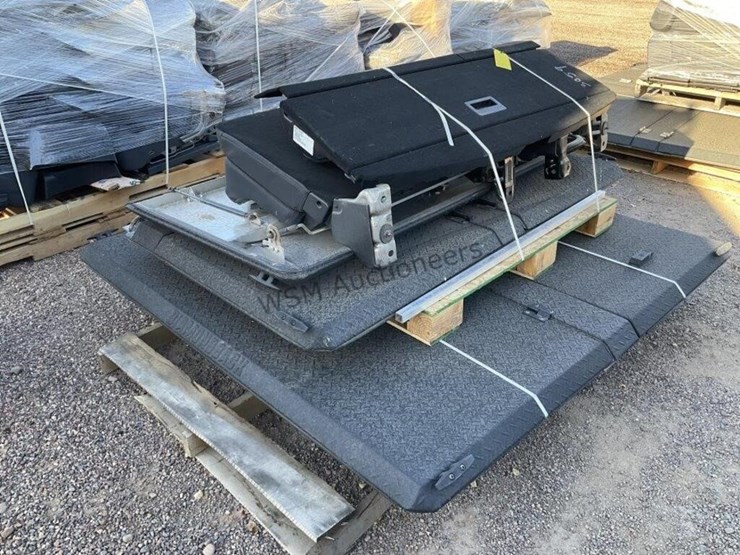 pallet-of-misc-automotive-image-4