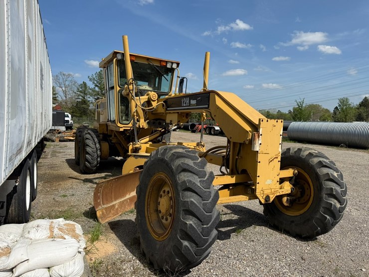 caterpillar-12h-image-2