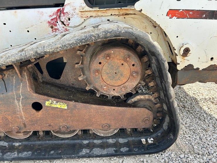 2015-bobcat-t650-image-18