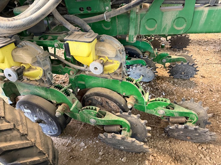 john-deere-1720-image-43