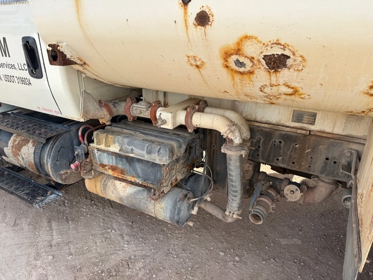 2006-international-durastar-4300-image-8