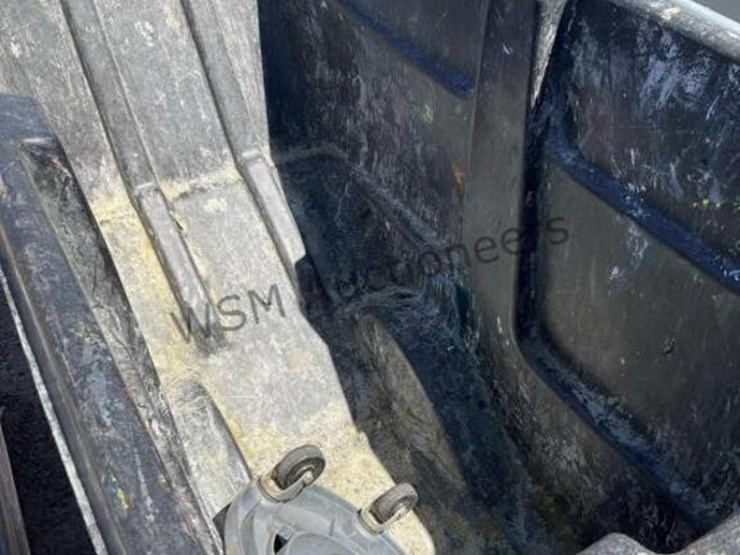 (3)-rolling-carts-&-dishwashing-detergent-image-8