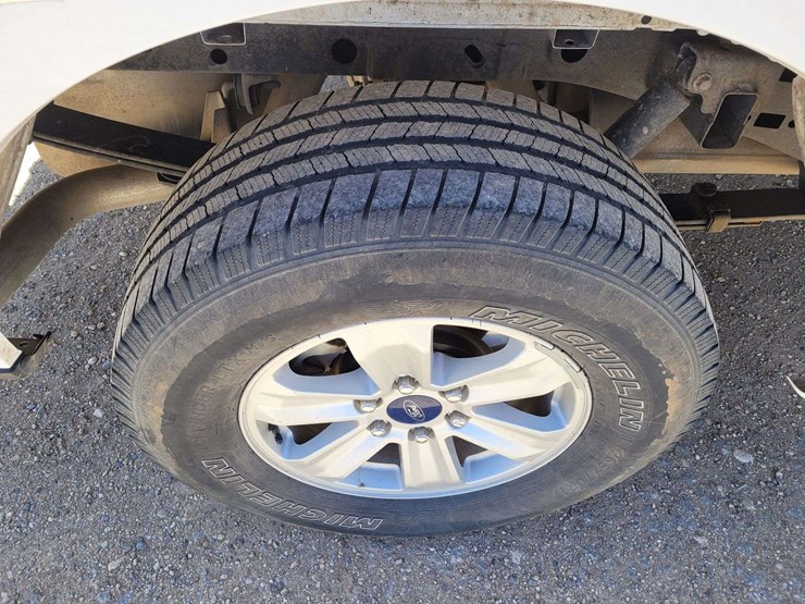2019-ford-f150-xl-image-6