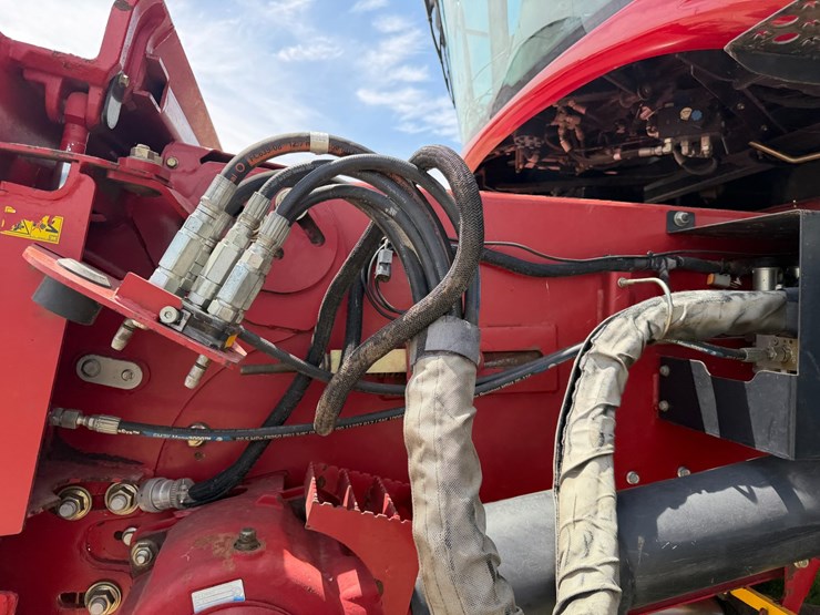 2016-case-ih-8240-image-59