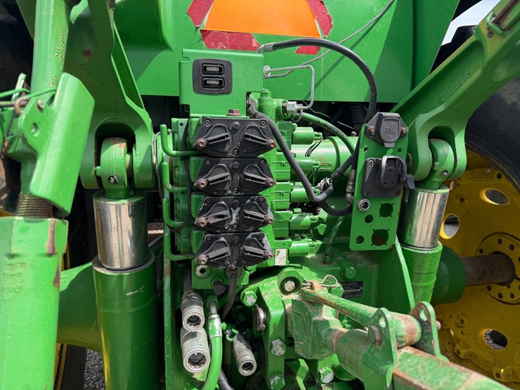 2004-john-deere-8230-image-19