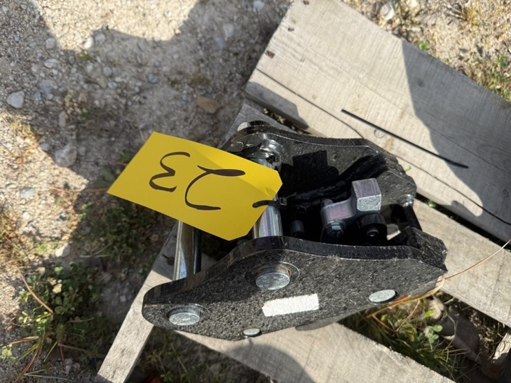 mini-ex-quick-coupler-image-1