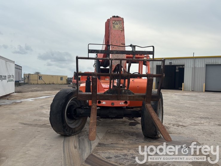 2013-sky-trak-8042-image-8