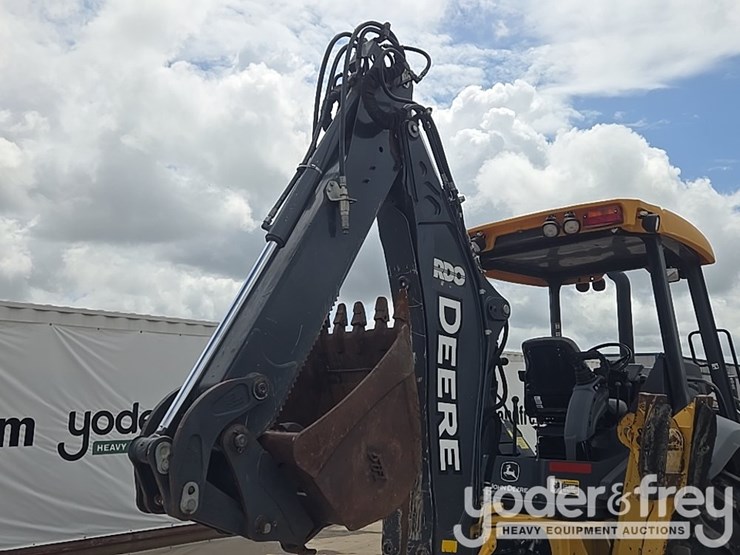 2019-deere-310l-image-39