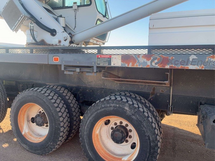international-2010-40100s-truck-crane-image-22