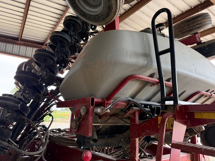 2014-case-ih-36-image-32