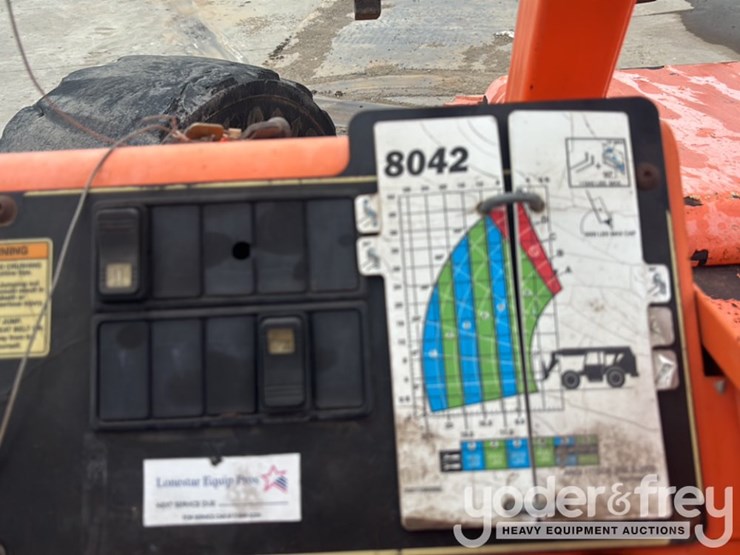 2013-sky-trak-8042-image-44