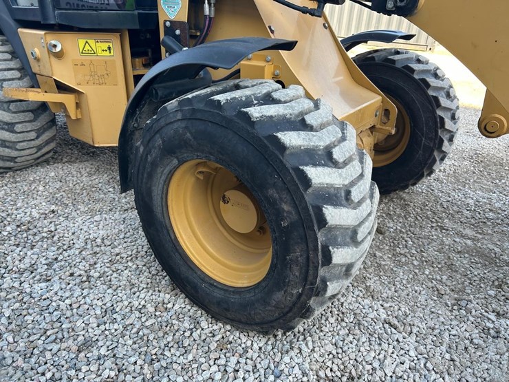 2019-caterpillar-903d-image-11
