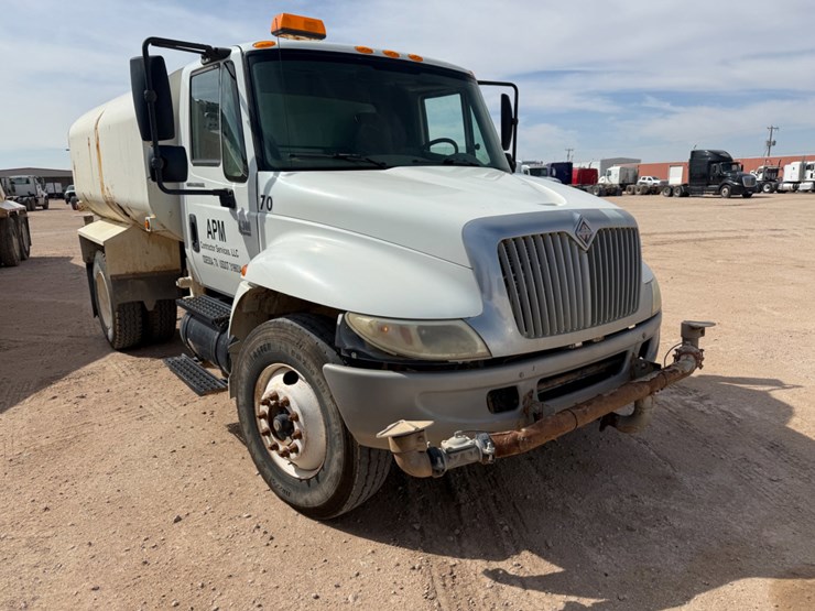 2006-international-durastar-4300-image-3