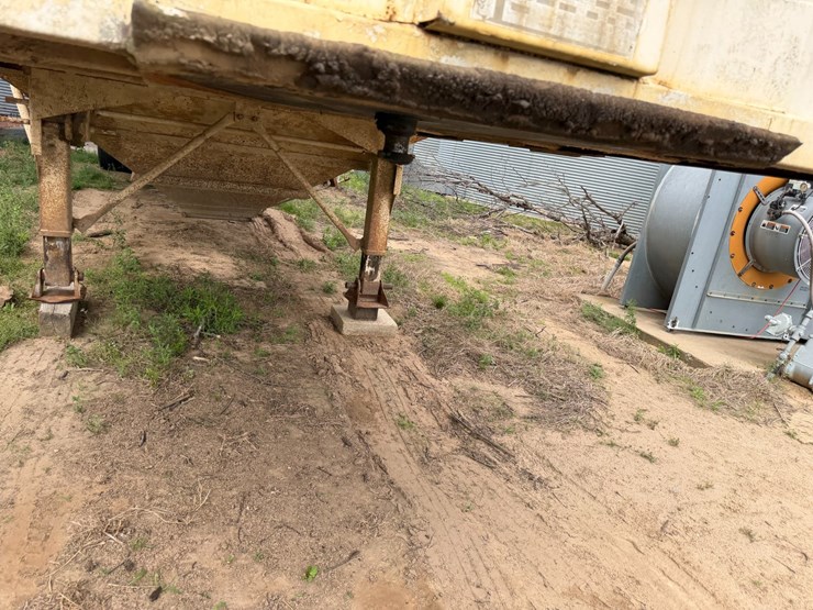 #46889-•-1981-40'-hawkeye-eagle-e4000-t/a-steel-hopper-bottom-trailer-vin:-1bjsh4027b1001115-image-34