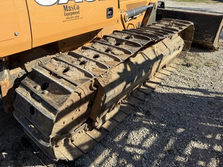 2019-case-750m-wt-image-15