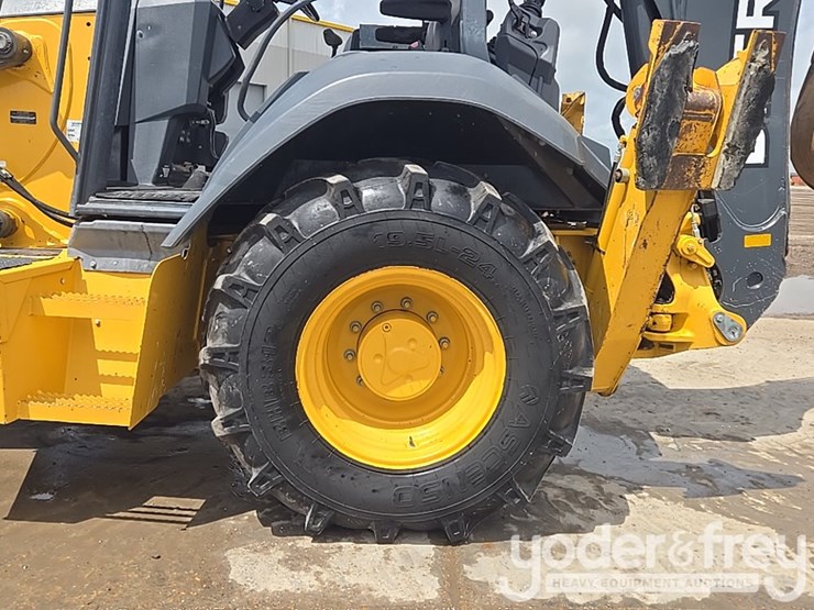 2019-deere-310l-image-13