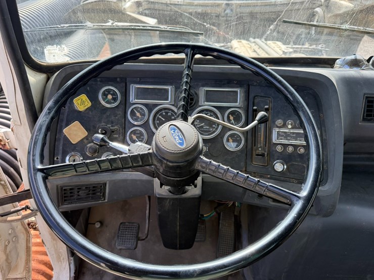 1995-ford-lt9000-image-64