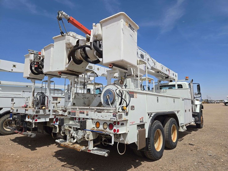 2011-international-workstar-7400-image-4