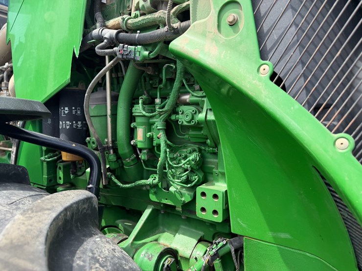 2013-john-deere-8335r-image-58