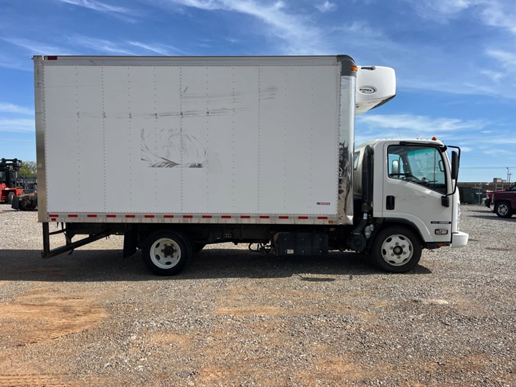 2020-isuzu-nrr-image-6