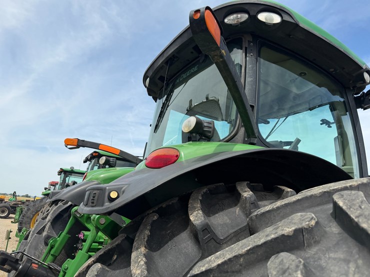 2013-john-deere-8335r-image-48