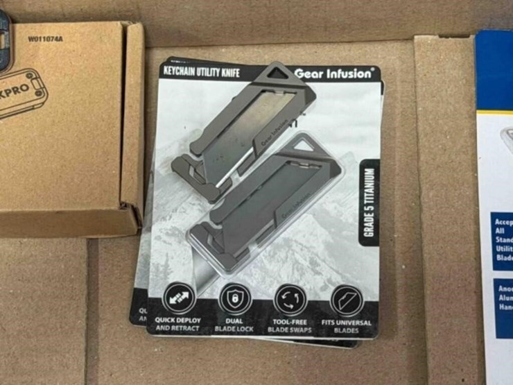 box-of-box-knifes-and-blades-image-2