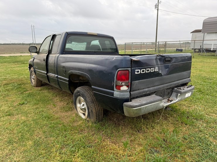 2000-dodge-1500-image-4