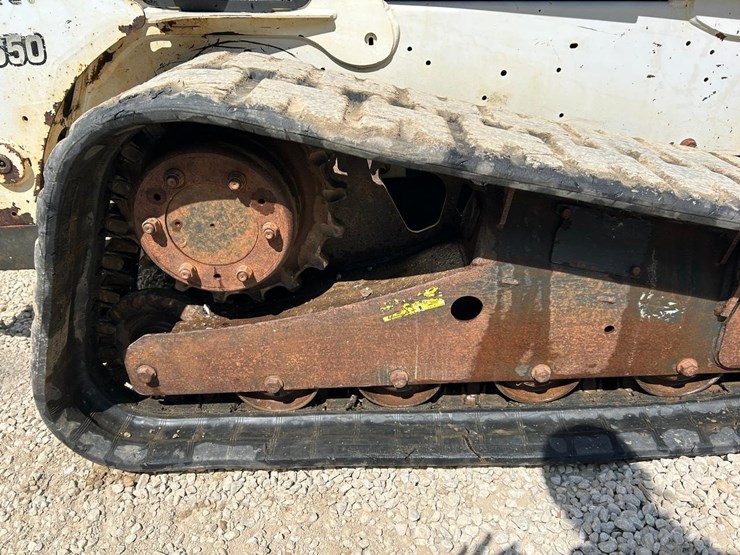 2015-bobcat-t650-image-13