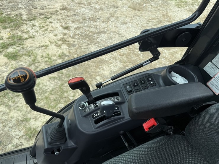 2024-kioti-cx2510hst-image-11