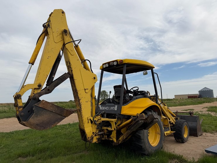 new-holland-lb75b-image-3