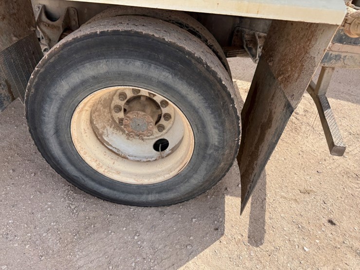 2006-international-durastar-4300-image-12