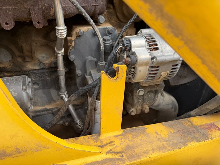 new-holland-lb75b-image-77