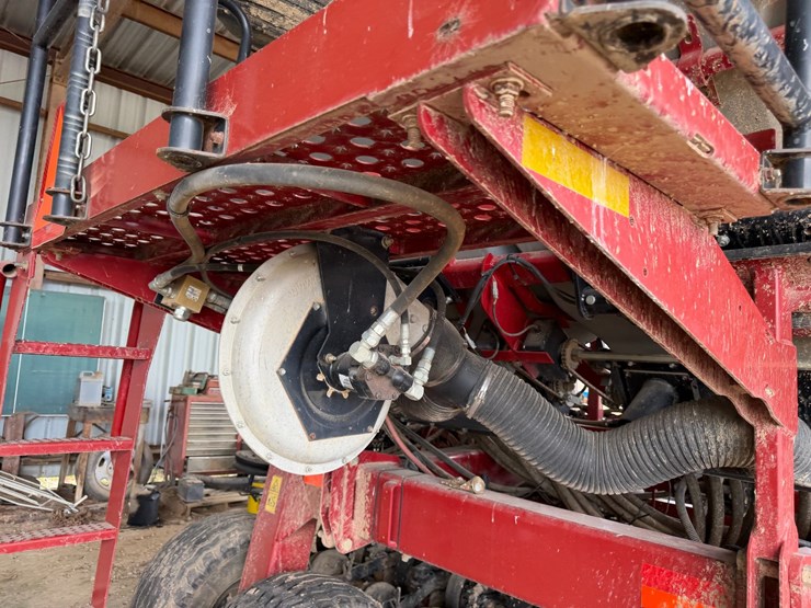 2014-case-ih-36-image-26