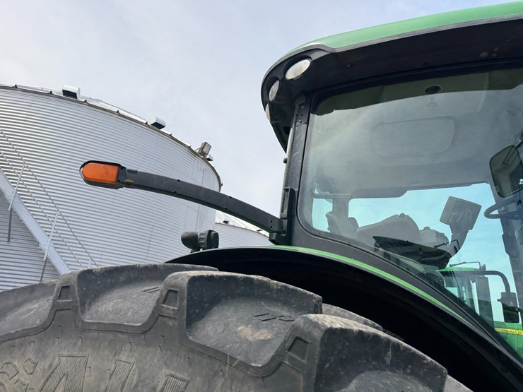 2013-john-deere-8335r-image-46